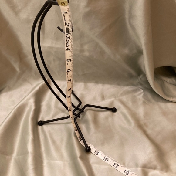 Banana Hanging Holder Stand Black Metal Excellent Pre-Owned Condition 13” Tall - Picture 7 of 7